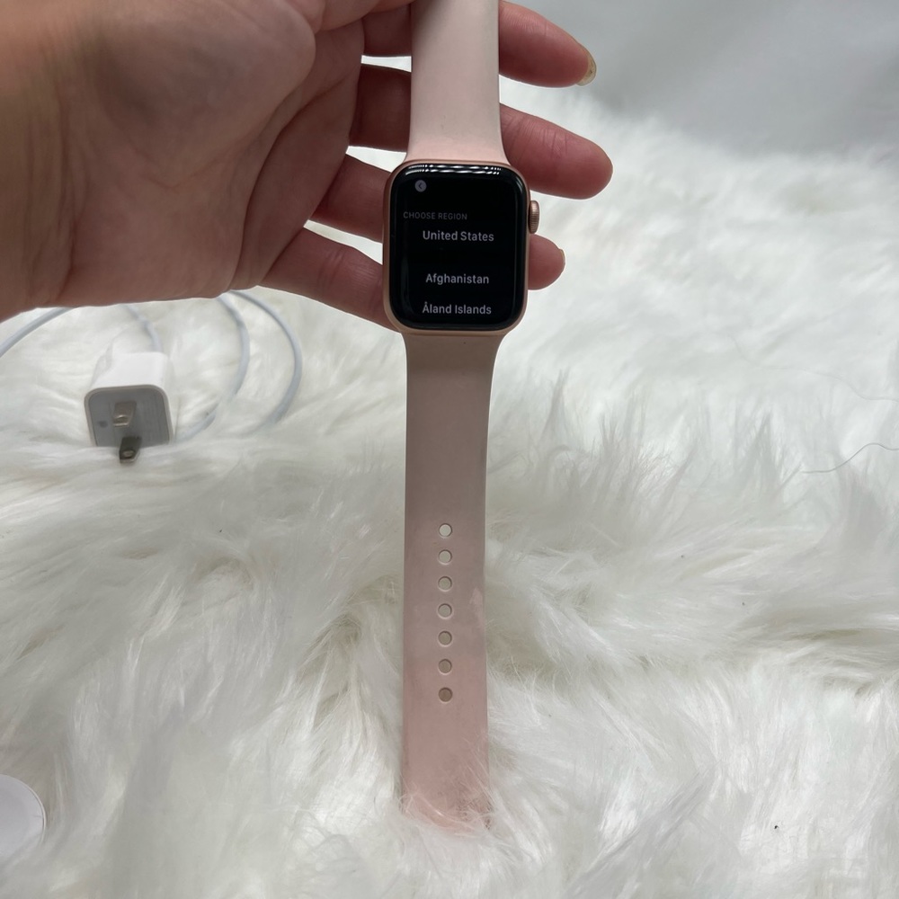 Apple Watch Series 5 Aluminum Gold 40mm
